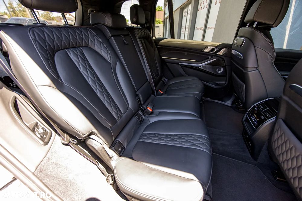 BMW X7 M60i xDrive AT MHEV - 31