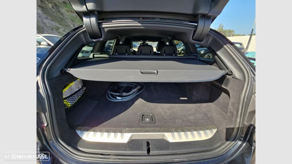 BMW 330 e Pack Desportivo M Auto — fotografia 15