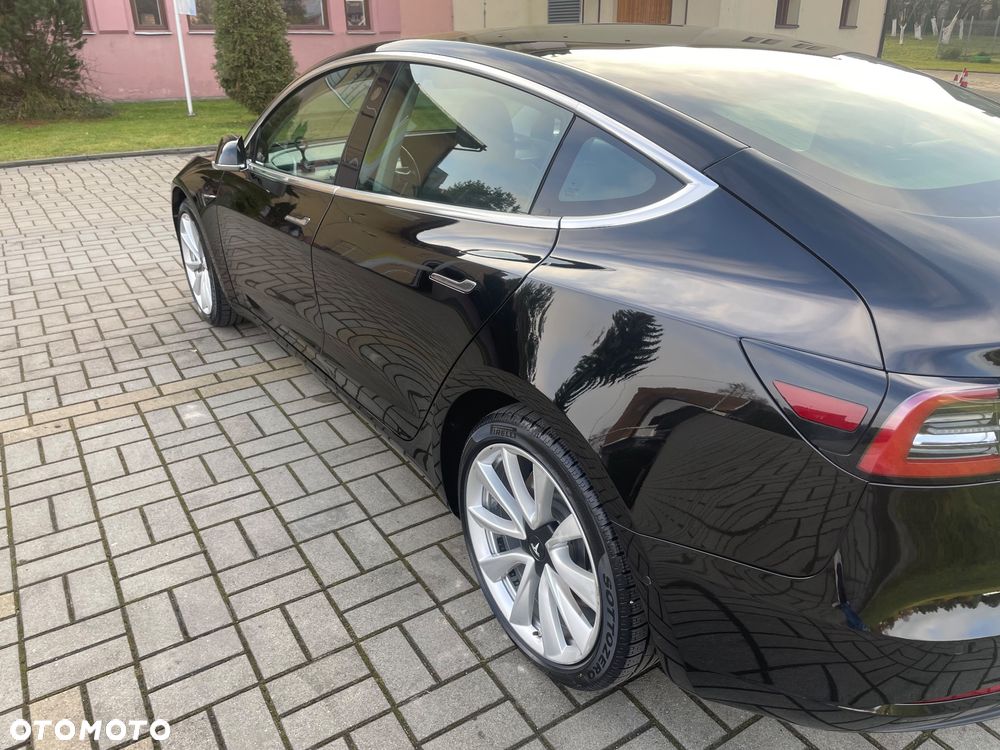 Tesla Model 3 - 23