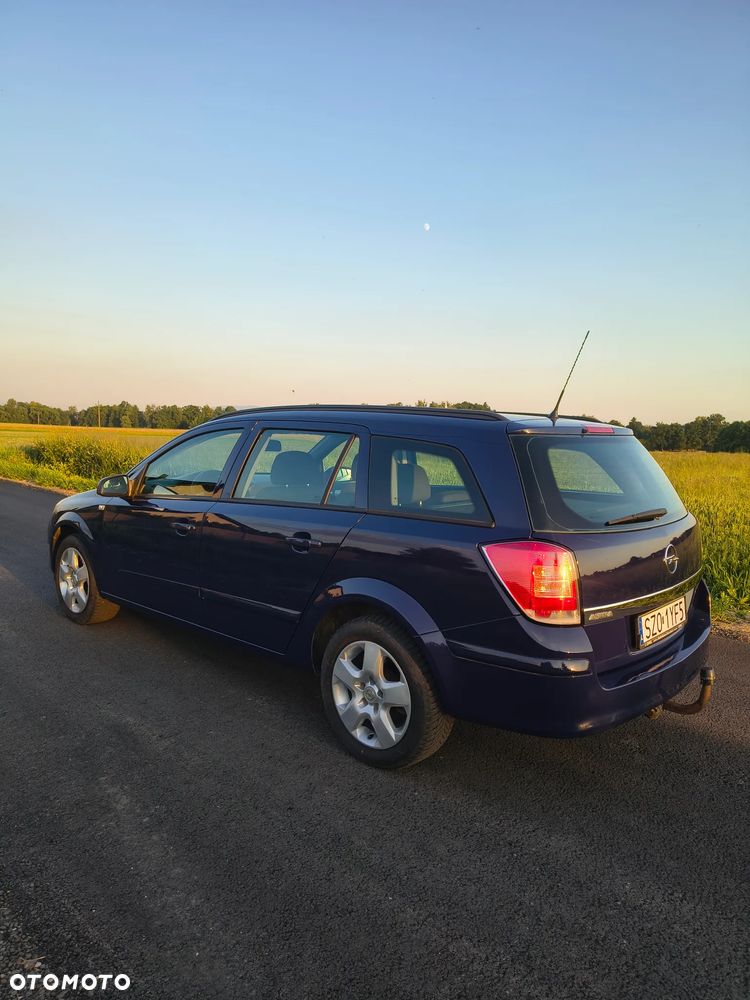 Opel Astra 1.4 NJoy - 10