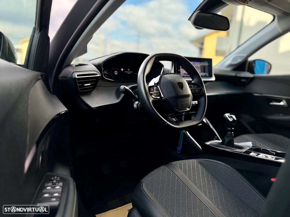 Peugeot 208 1.2 PureTech Allure - 12