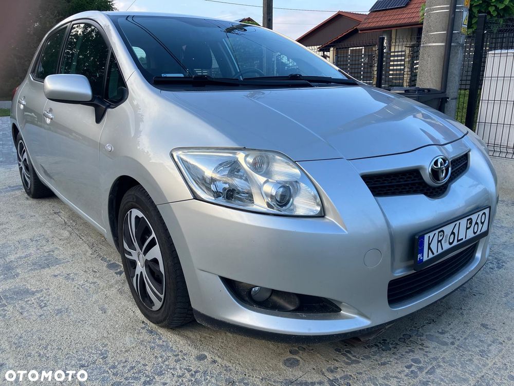 Toyota Auris 2.0 D-4D Sol - 1