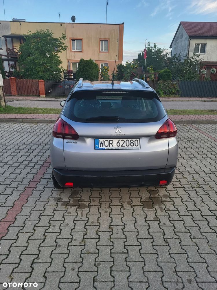 Peugeot 2008 1.2 Pure Tech Active S&S - 5