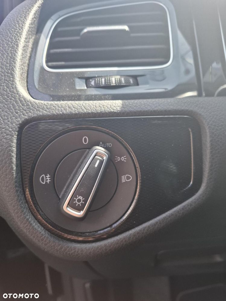 Volkswagen Golf - 11
