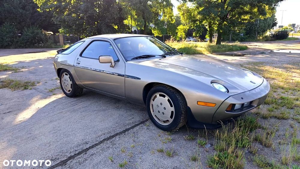 Porsche 928 - 2