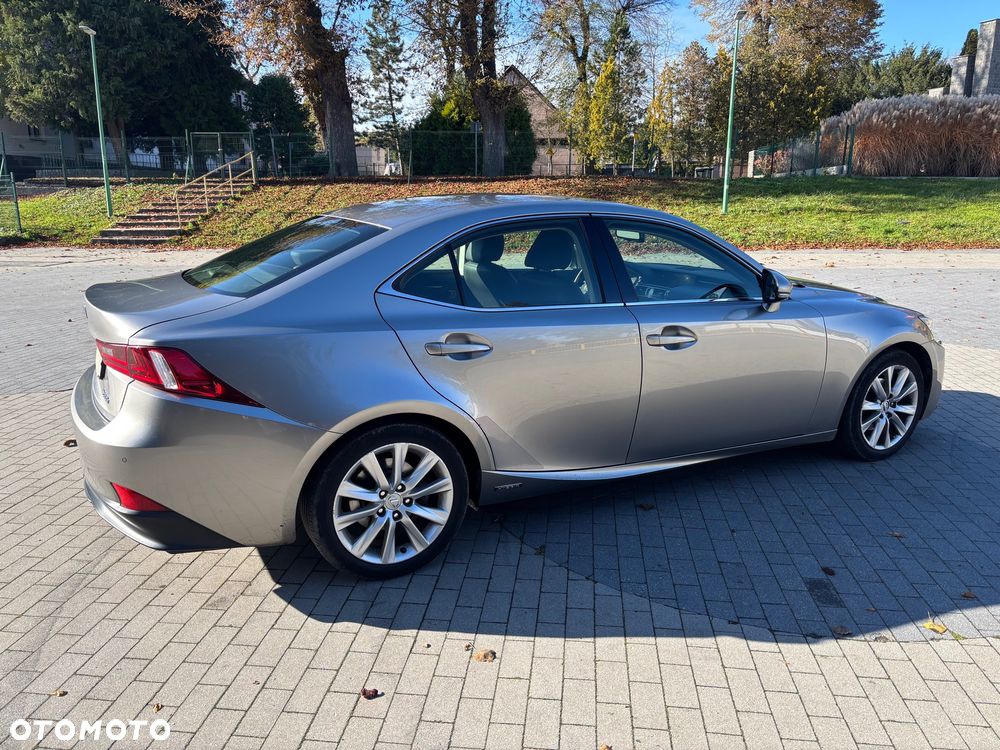 Lexus IS 300h Comfort - 4