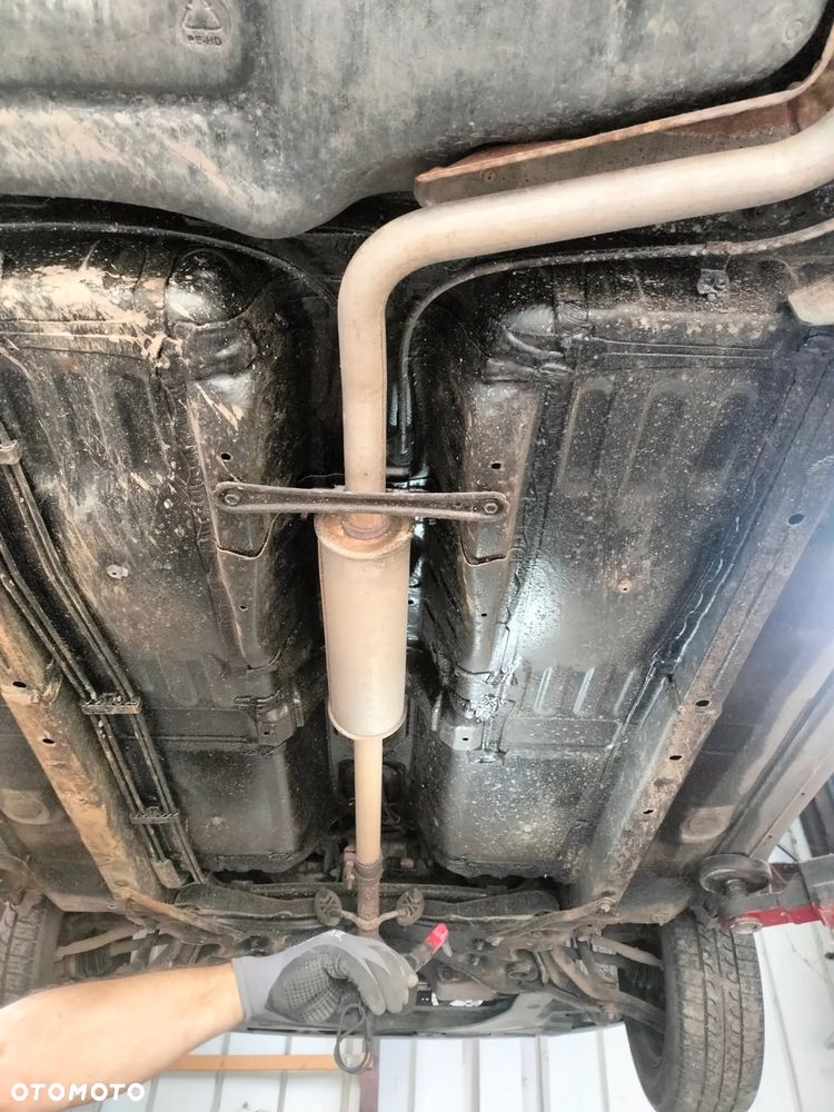 Toyota Yaris 1.3 - 20