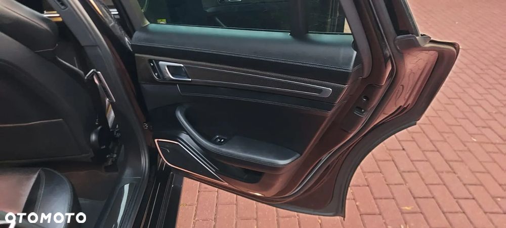 Porsche Panamera 4 E-Hybrid - 13