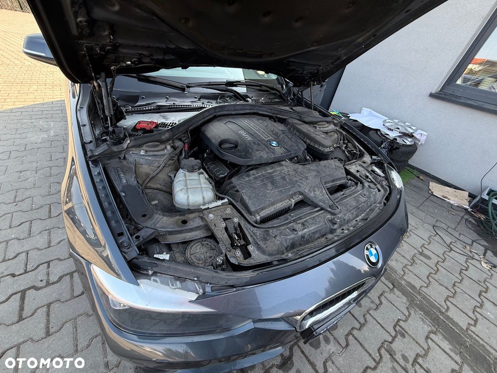 BMW Seria 3 318d Luxury Line - 29