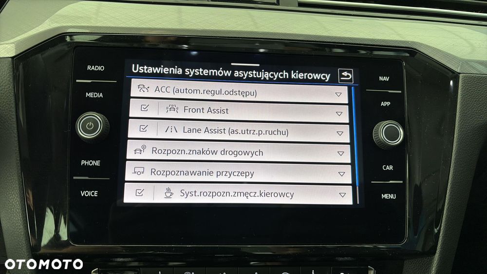 Volkswagen Passat - 20