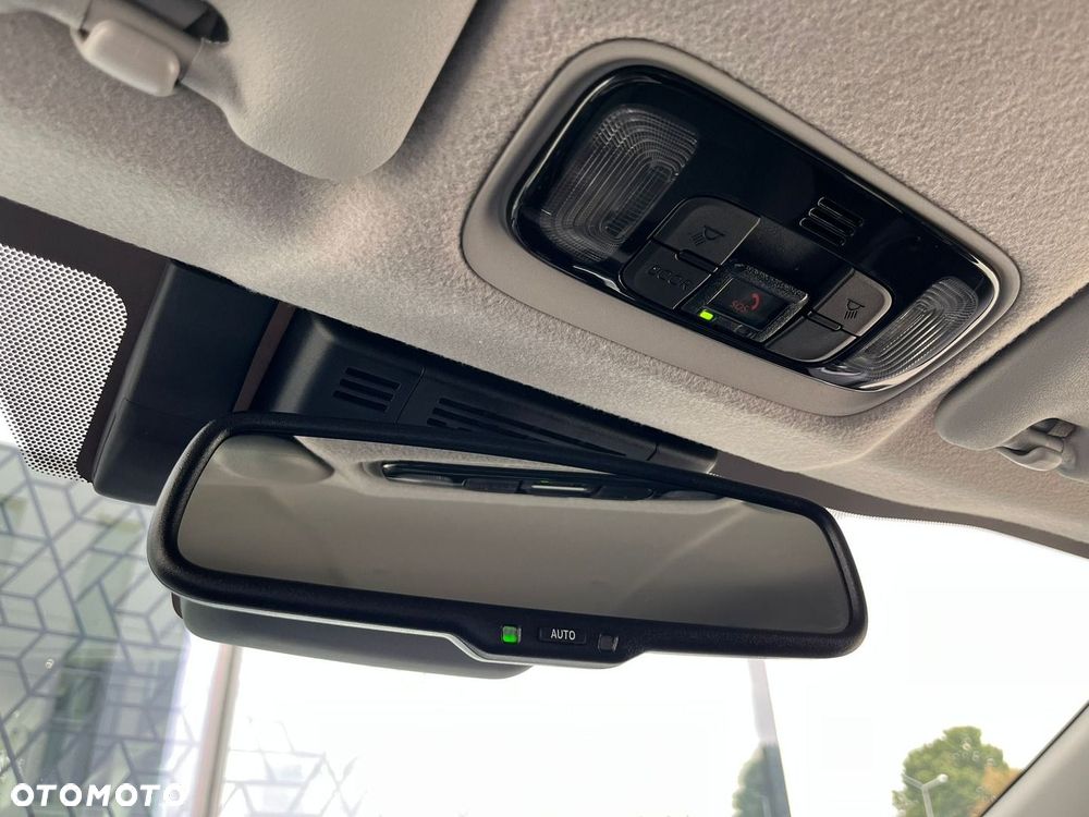 Toyota Yaris Hybrid 1.5 Style - 24