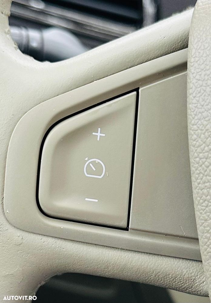 Renault Scenic 1.9 dCi FAP Dynamique - 26