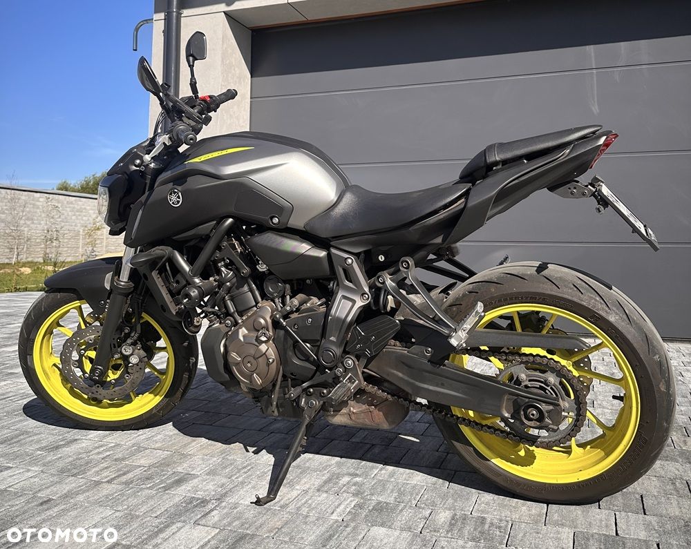 Yamaha MT - 2