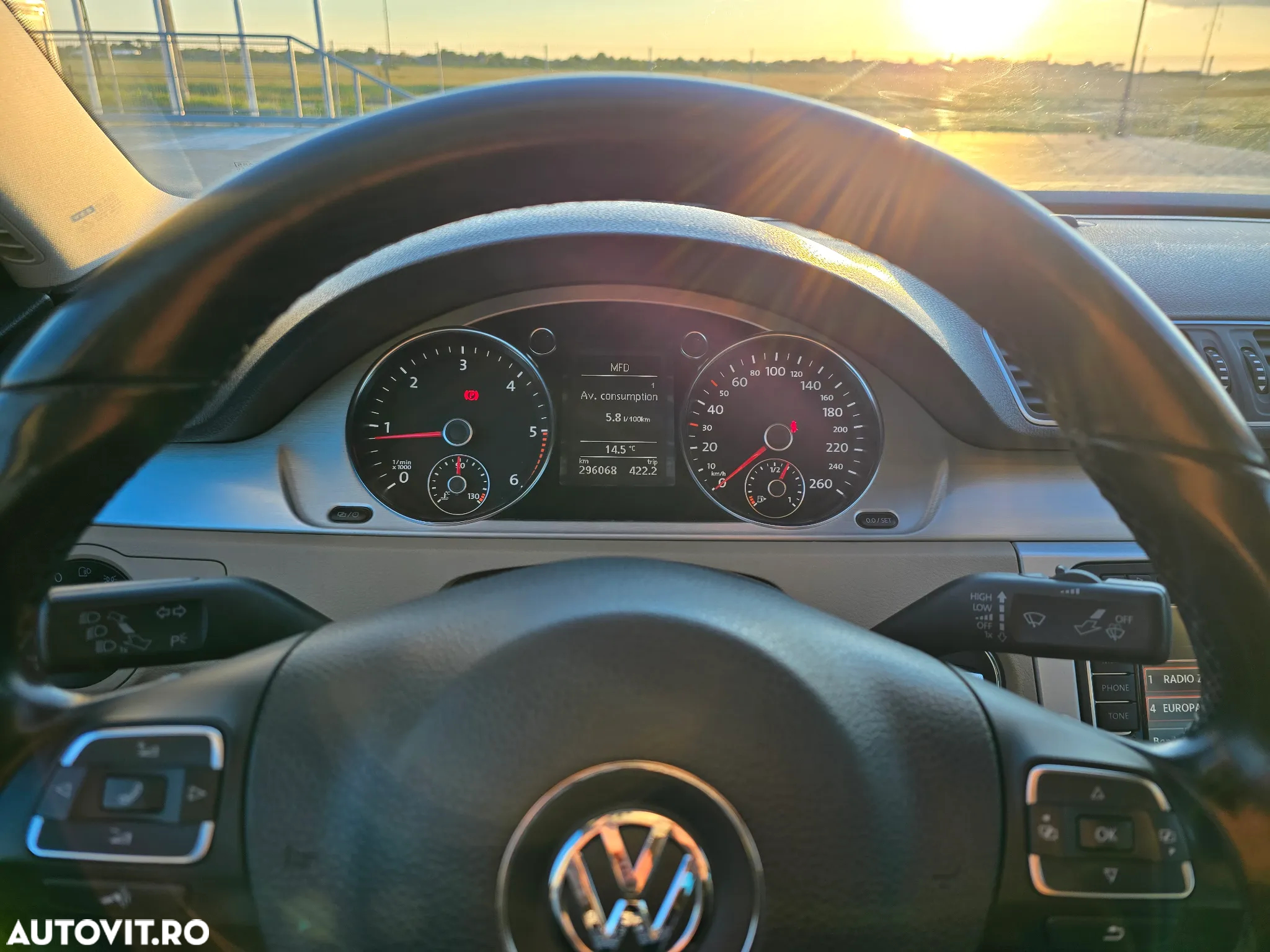 Volkswagen Passat 2.0 TDI BlueMotion Technology Highline - 12