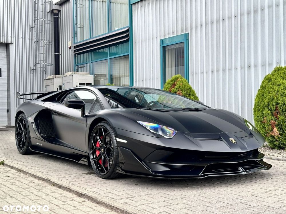 Lamborghini Aventador - 5