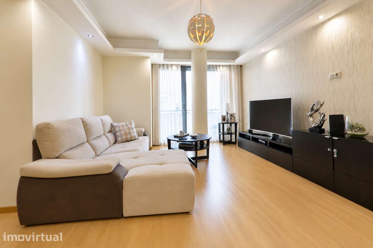**Excelente Apartamento T3 com Box para 2 Viaturas | Loures** - Grande imagem: 4/24