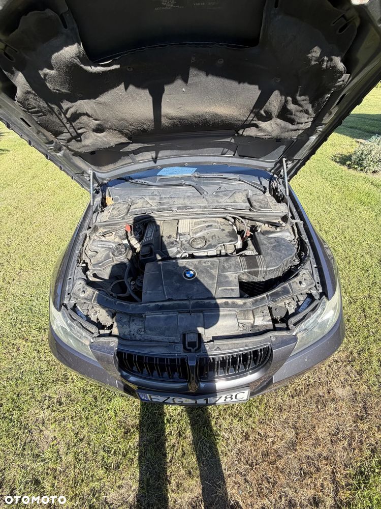 BMW Seria 3 320i - 17