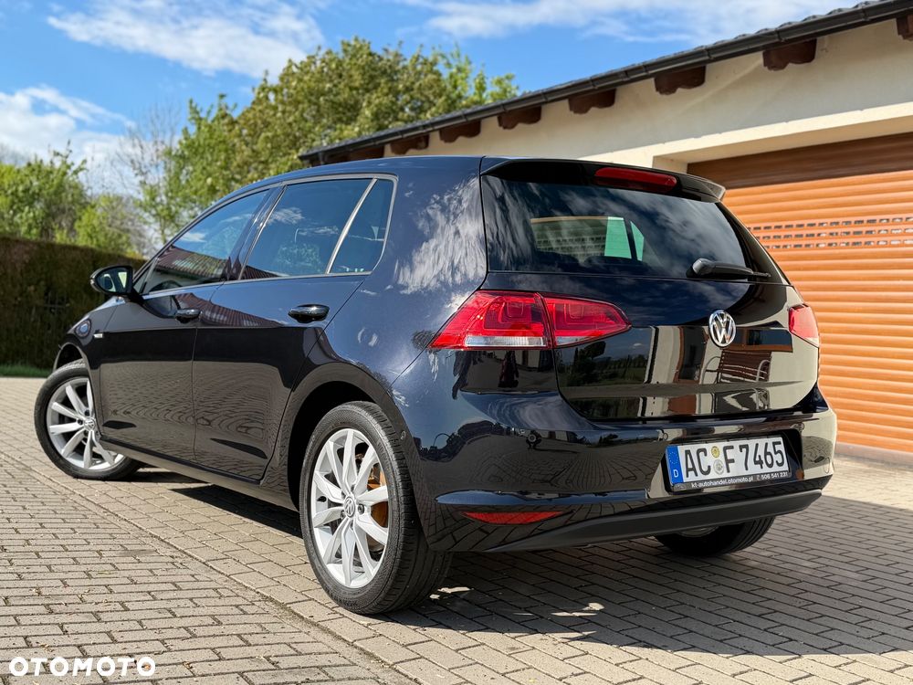 Volkswagen Golf - 2