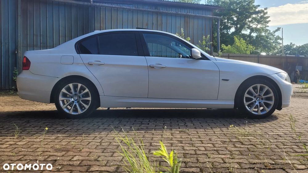 BMW Seria 3 318i - 8
