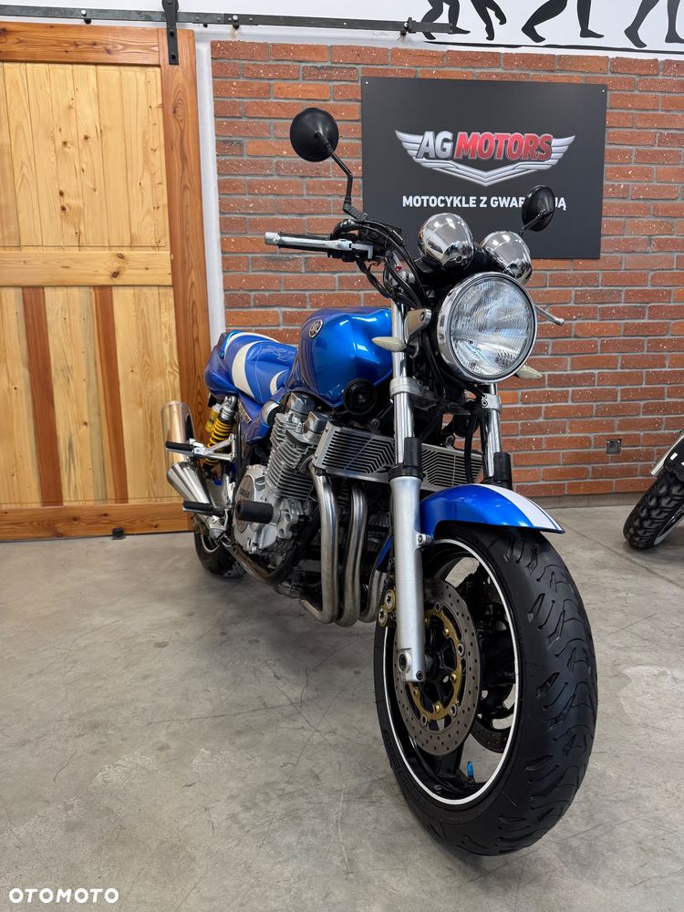 Yamaha XJR - 4