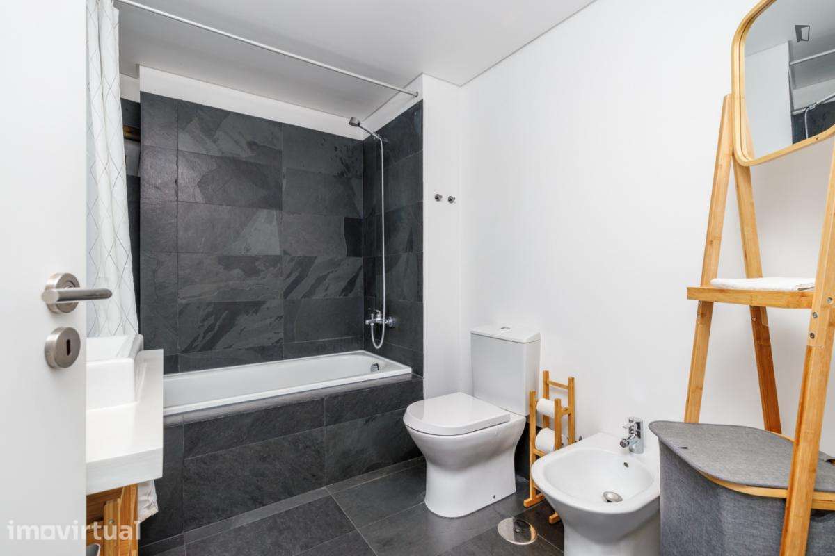Apartamento com 2 quartos - localizado em Lisbon - Grande imagem: 2/46