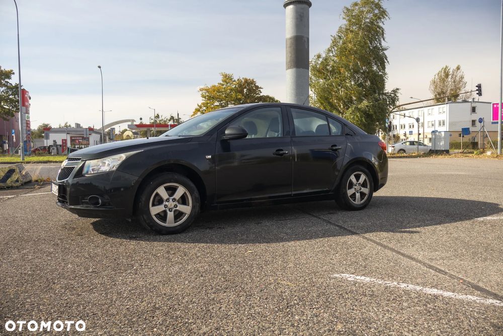Chevrolet Cruze 1.8 LS - 3