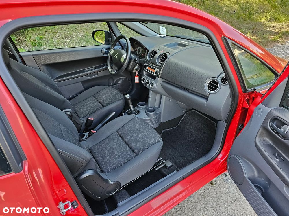 Mitsubishi Colt 1.1 - 12