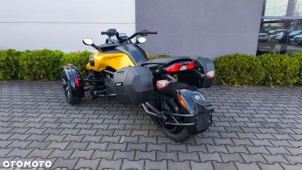 Can-Am Spyder - 7