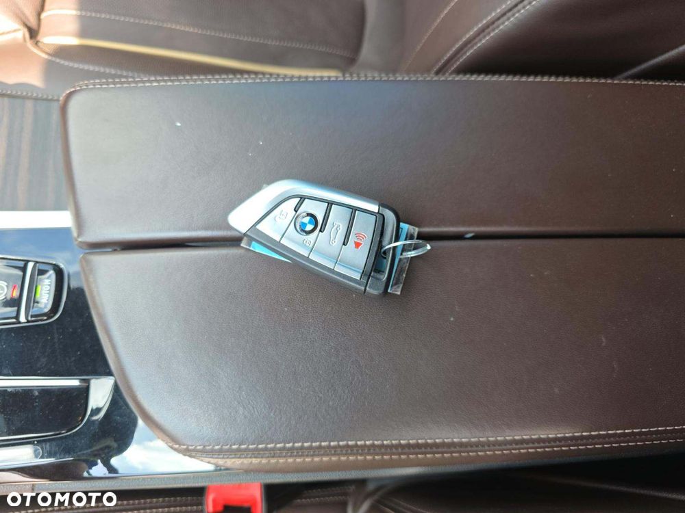 BMW Seria 5 530i M Sport Edition - 12