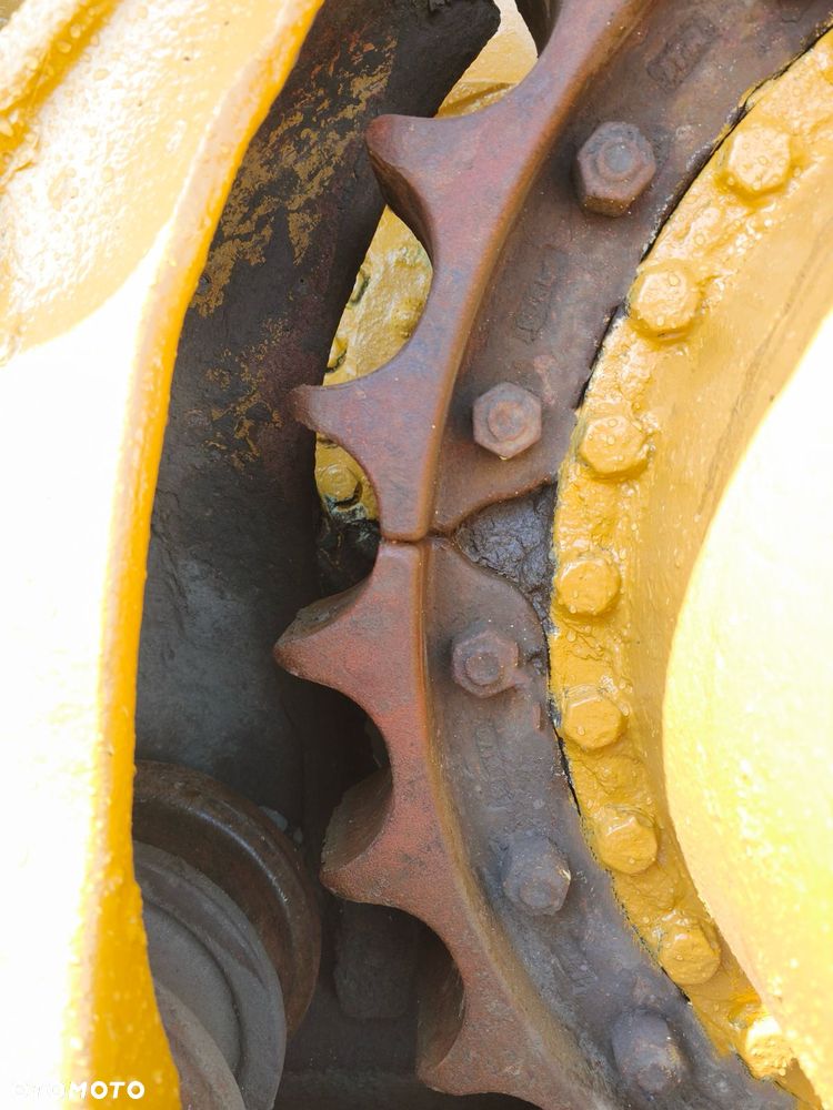 Caterpillar 973D - 9