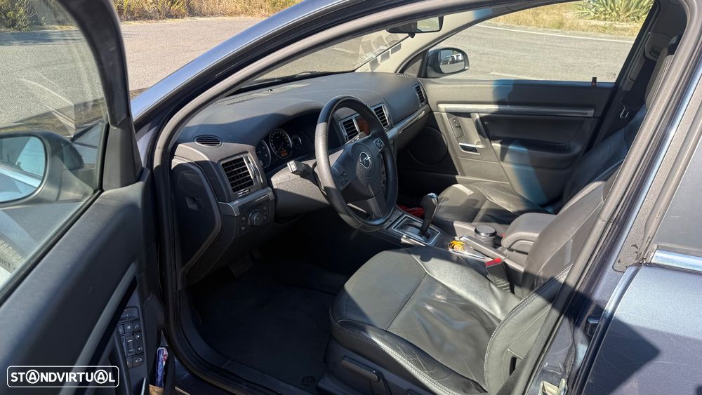 Opel Vectra Caravan 1.9 CDTi Cosmo Aut - 3