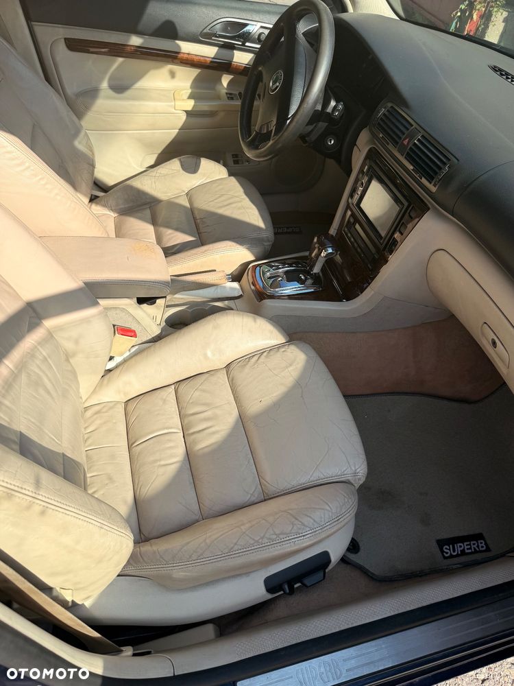 Skoda Superb 2.8 V6 Elegance - 8