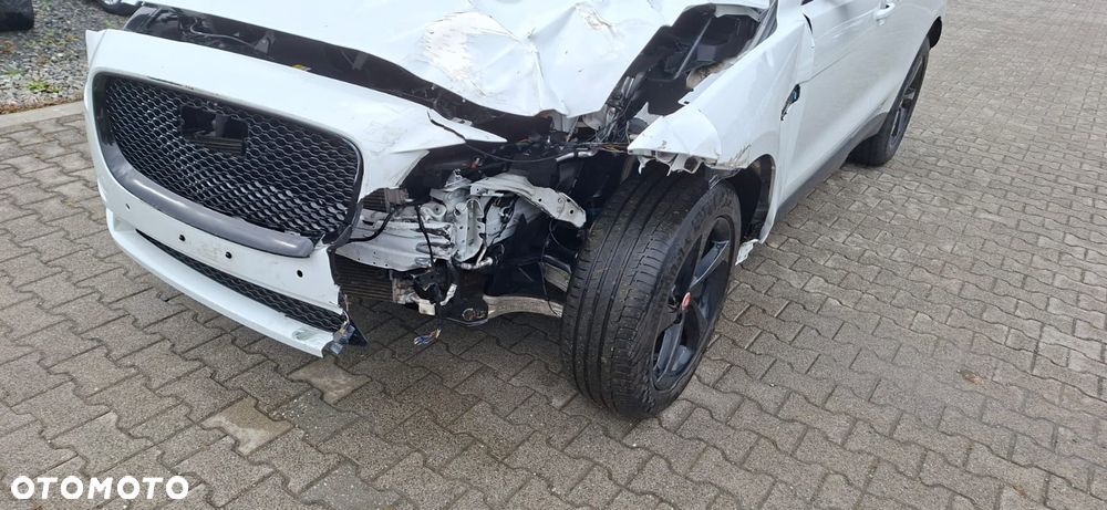 Jaguar F-Pace 2.0 i4P AWD Pure - 22