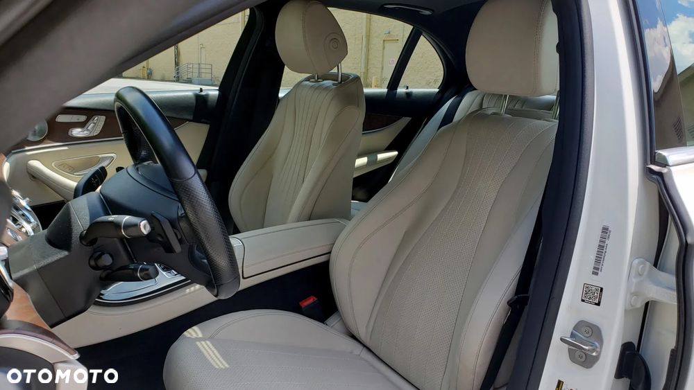 Mercedes-Benz Klasa E 300 9G-TRONIC - 10
