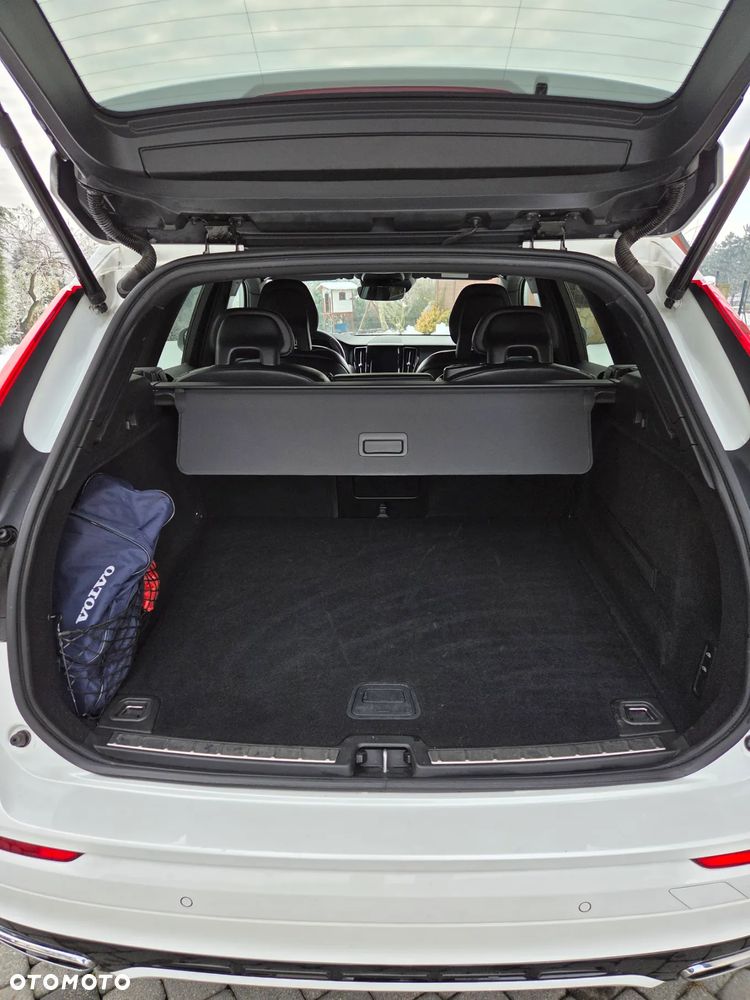 Volvo XC 60 D4 R-Design - 18