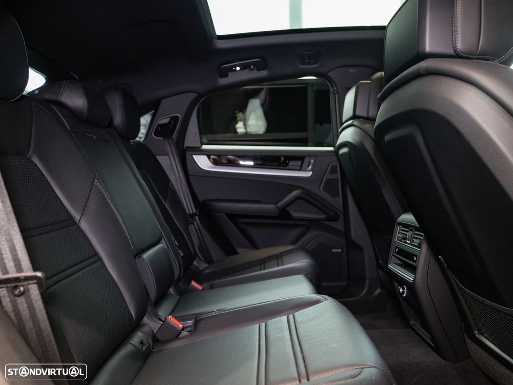 Porsche Cayenne Coupé E-Hybrid - 25