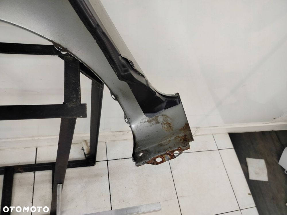 hyundai i20 i lift 12r- błotnik prawy przód przedni rys - 11