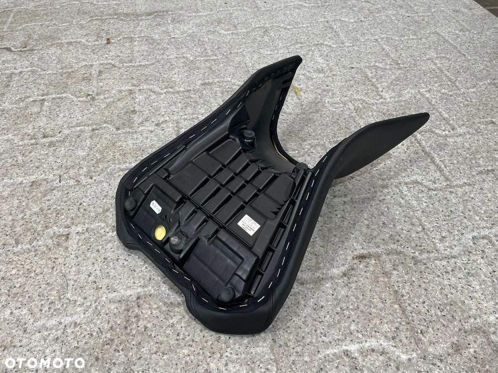 Mocowanie tablicy rejestracyjnej, ogon, Siedzenie kierowcy KTM SUPER DUKE 1290 GT (nr1367) - 9