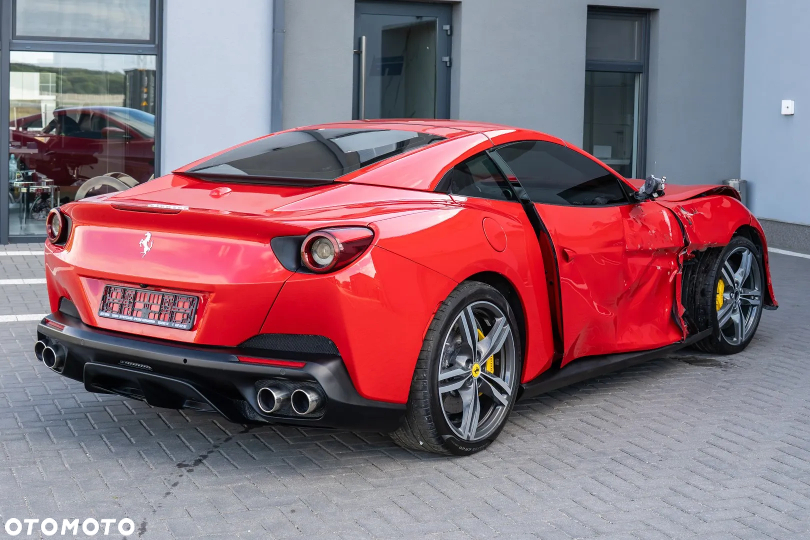 Ferrari Portofino - 5