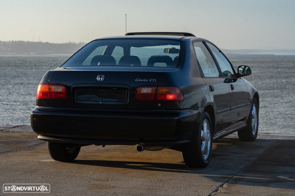 Honda Civic 1.6 VTi - 23