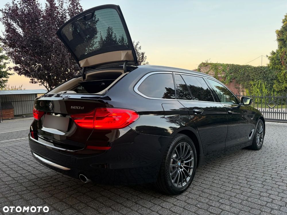 BMW Seria 5 520d xDrive Luxury Line - 7