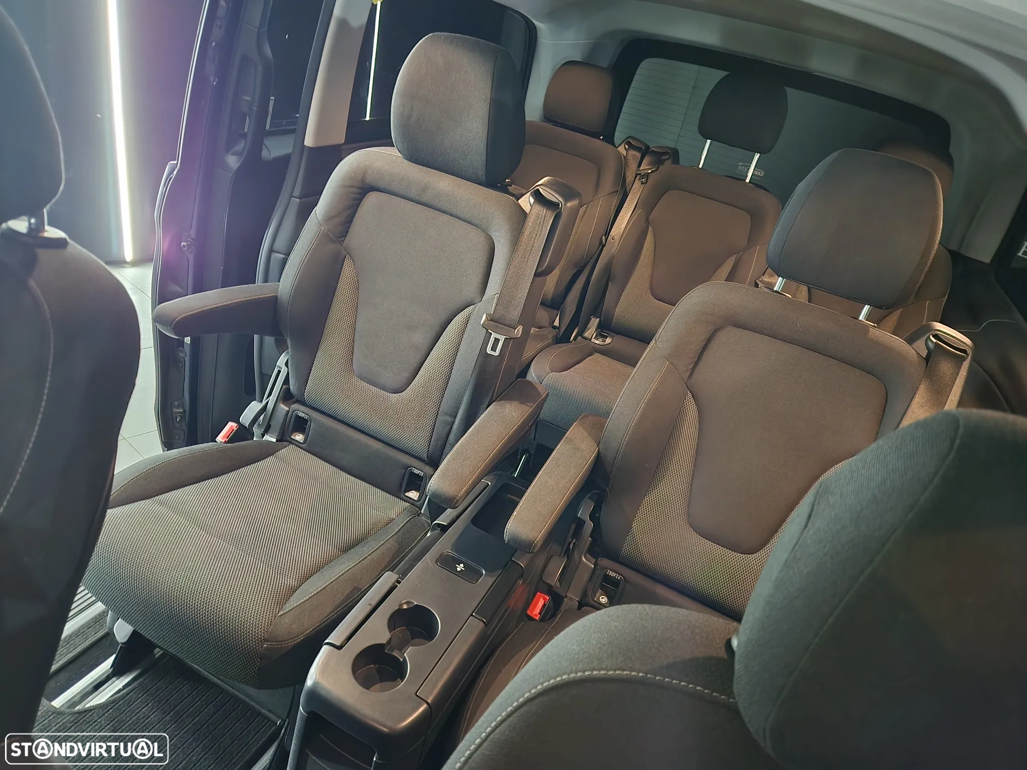 Mercedes-Benz V 220 - 2