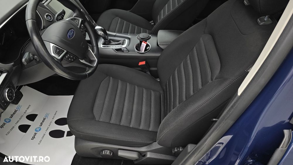 Ford Mondeo 2.0 HEV Trend - 12