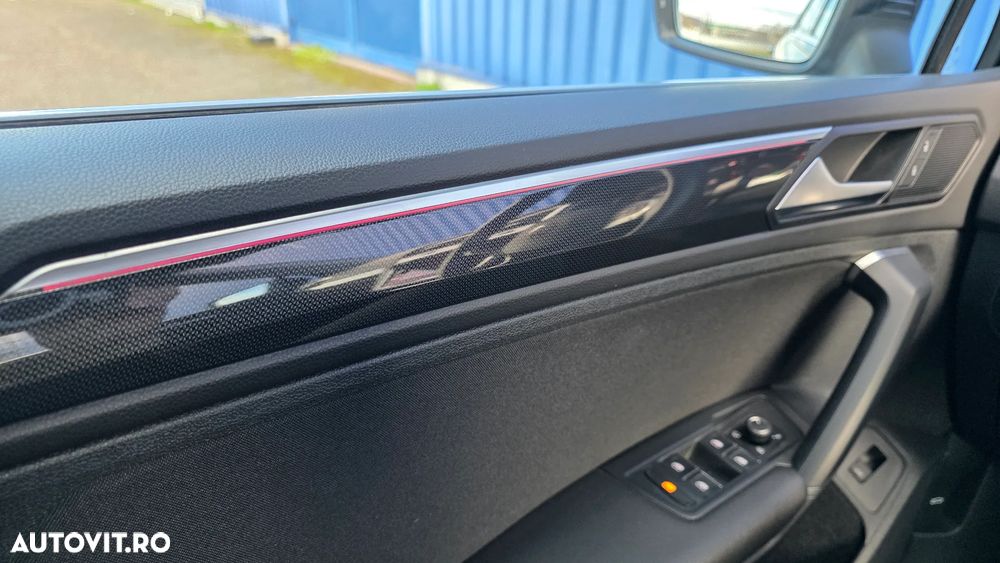 Volkswagen Tiguan 2.0 TDI 4Mot DSG Elegance - 32