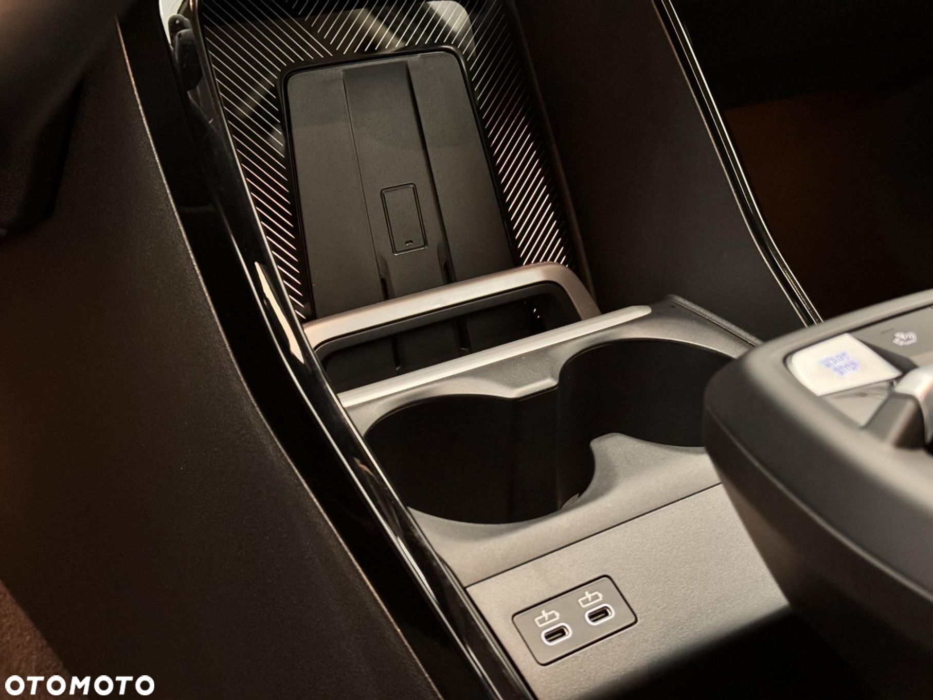 BMW iX2 - 17