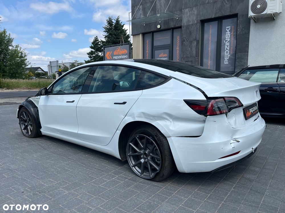 Tesla Model 3 - 6