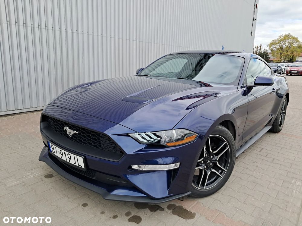 Ford Mustang - 1