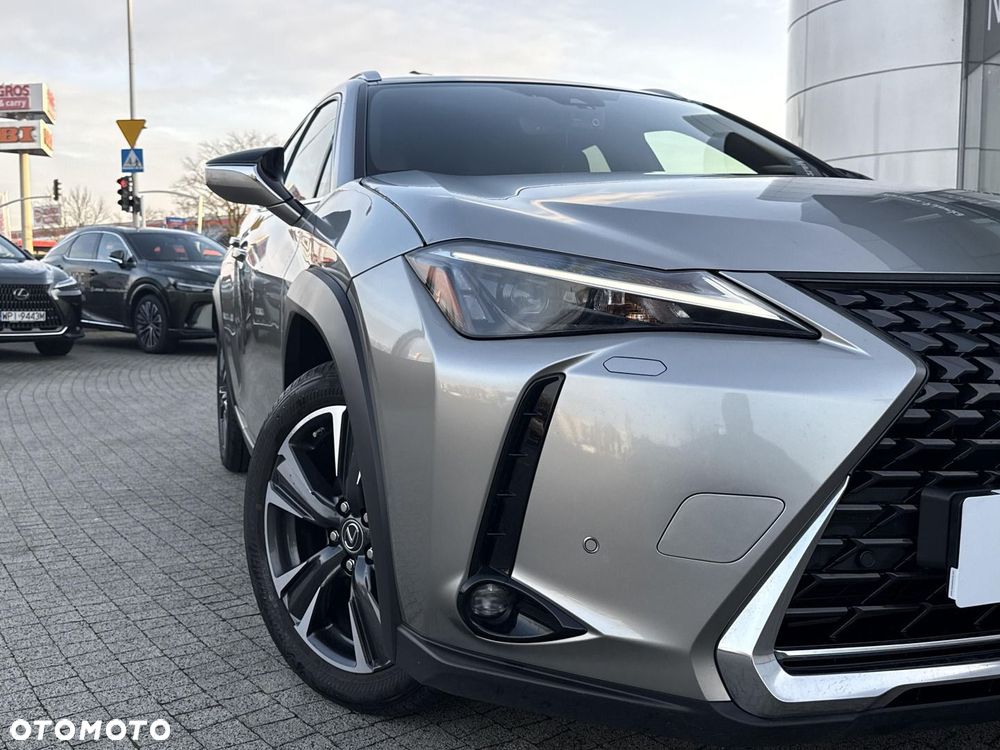 Lexus UX - 24