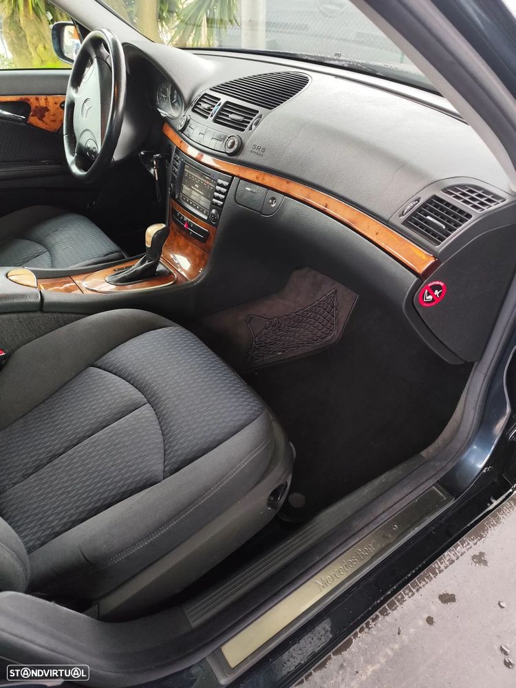 Mercedes-Benz E 220 CDI Auto Elegance — fotografia 4