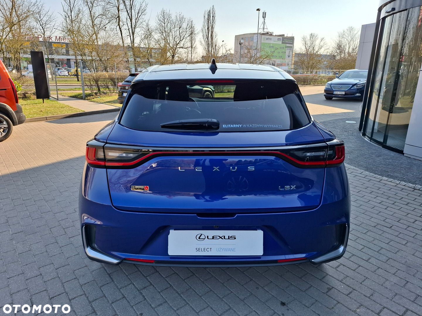 Lexus LBX 1.5 Hybrid Cool - 4